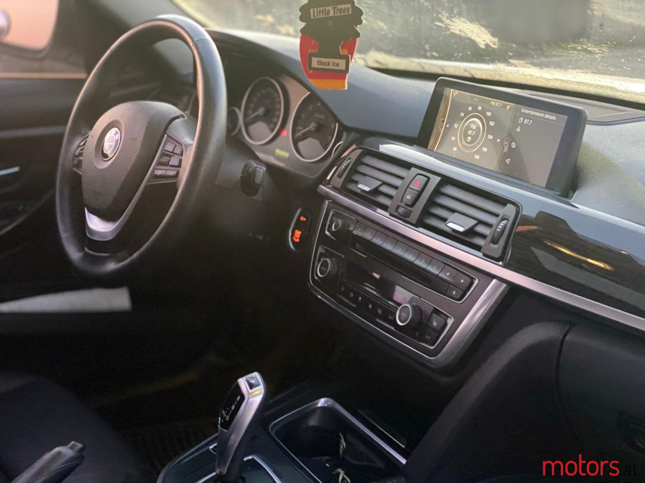 2013' BMW 3 Series photo #6