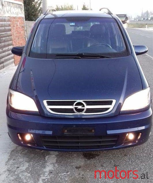 2004' Opel Zafira photo #1