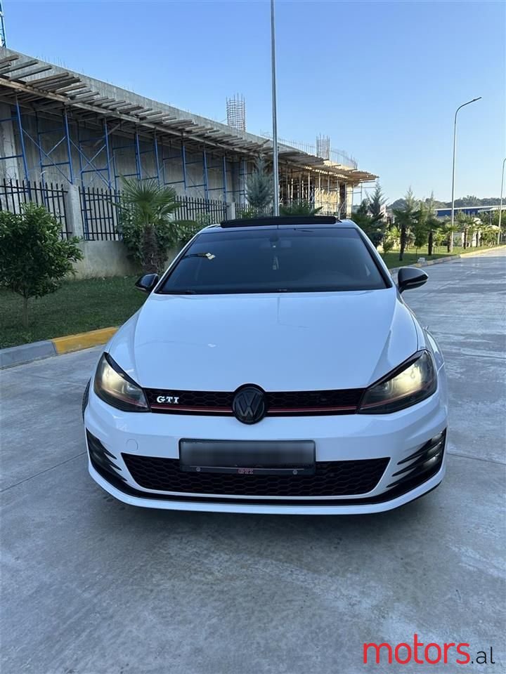 2015' Volkswagen Golf photo #5