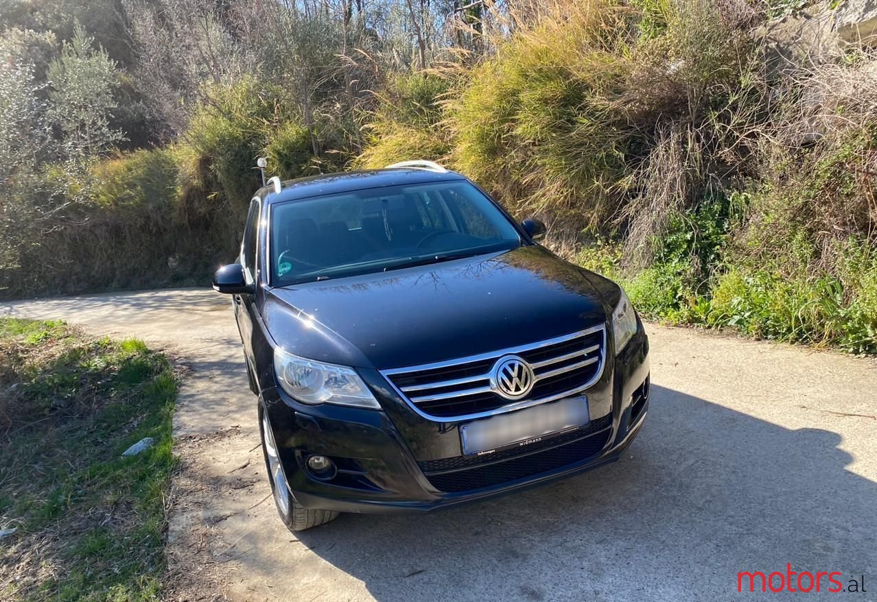 2010' Volkswagen Tiguan photo #4