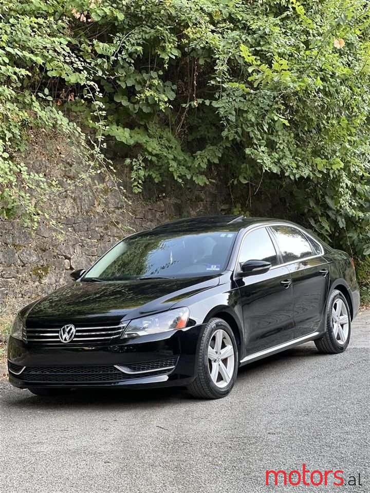 2012' Volkswagen Passat photo #2
