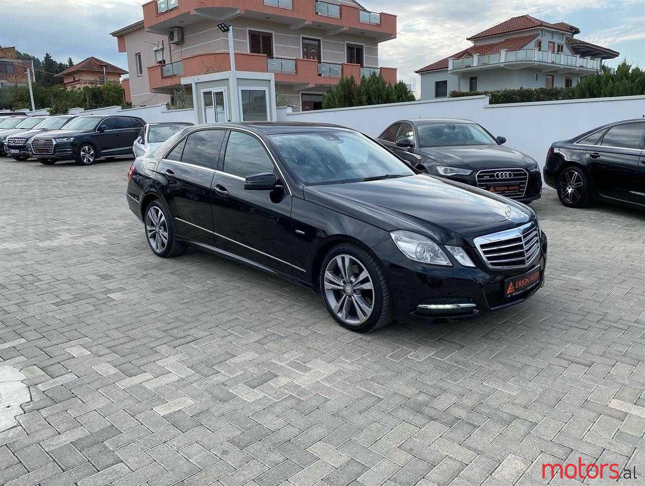 2010' Mercedes-Benz E 350 photo #2