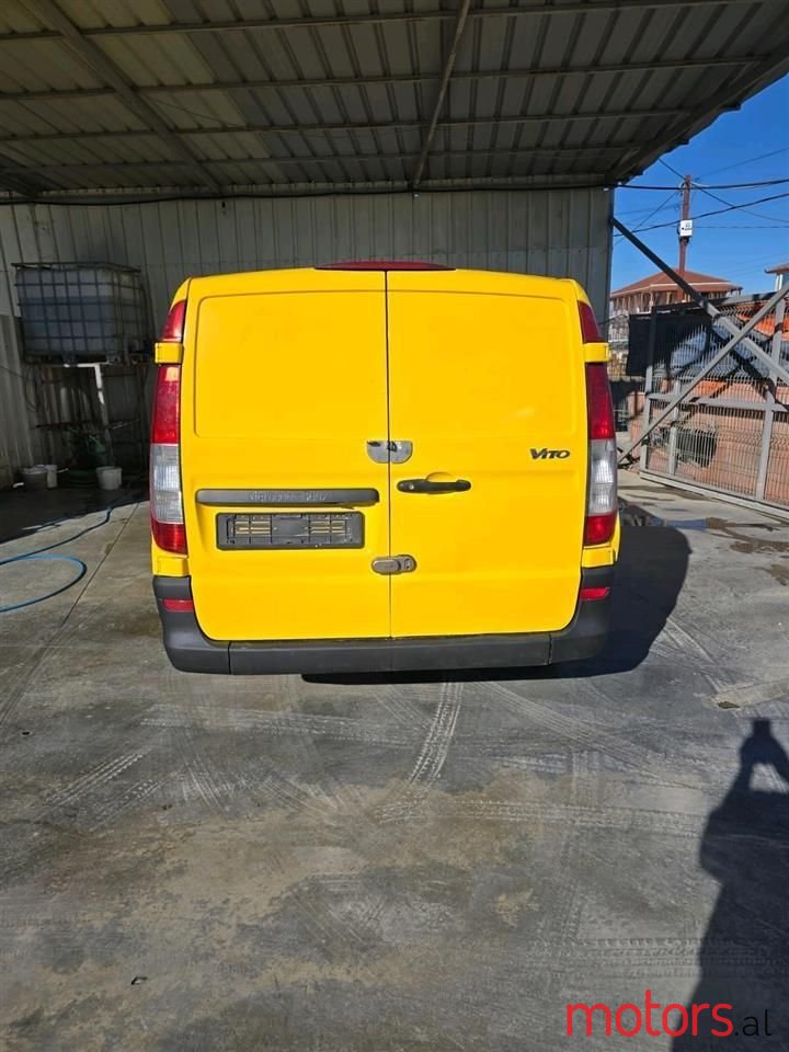 2010' Mercedes-Benz V 220 photo #5