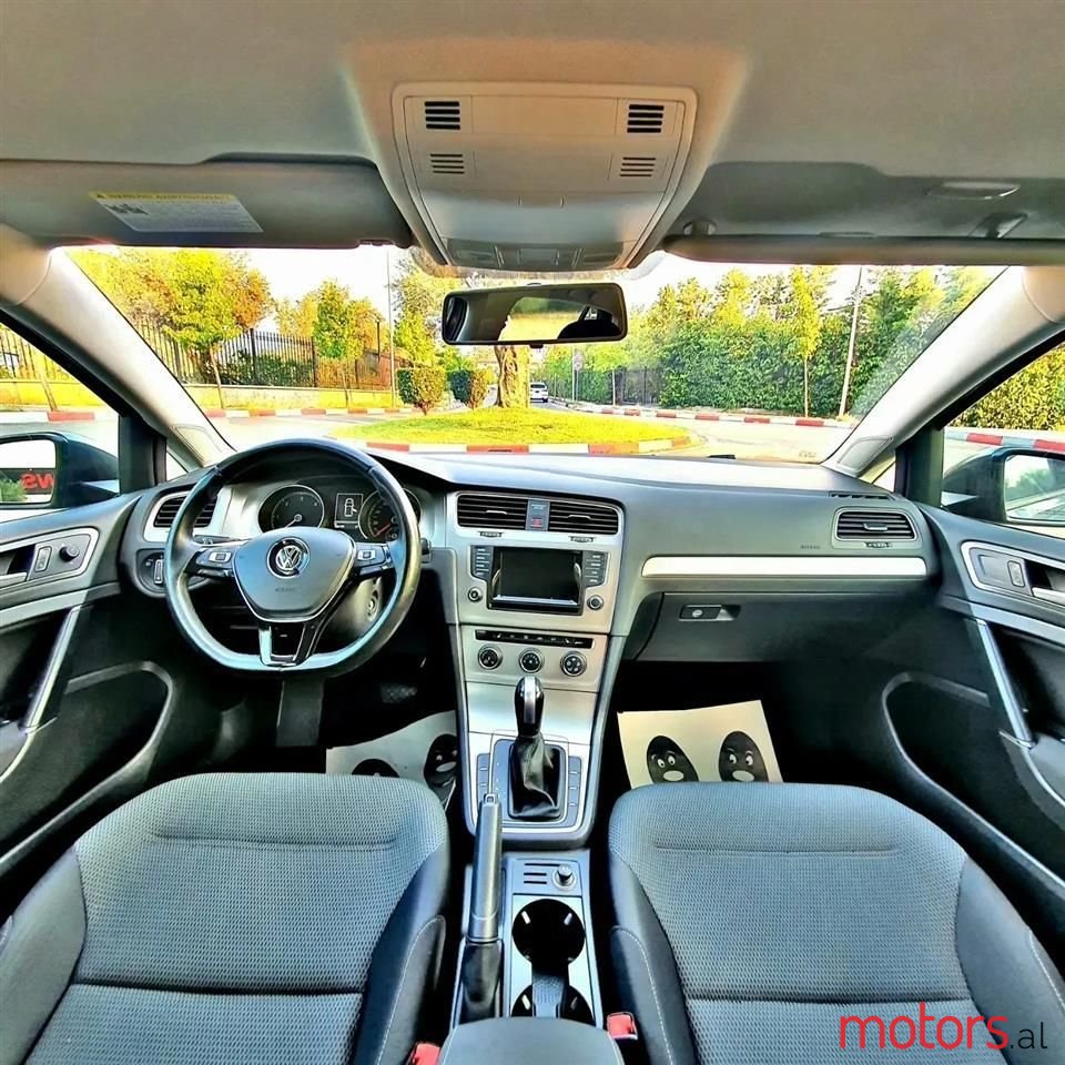 2015' Volkswagen Golf photo #4