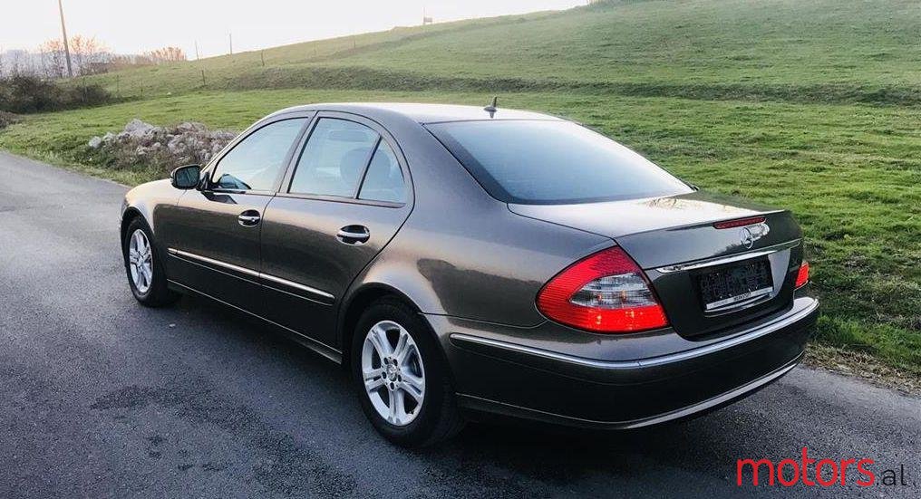 2007' Mercedes-Benz E 220 photo #3
