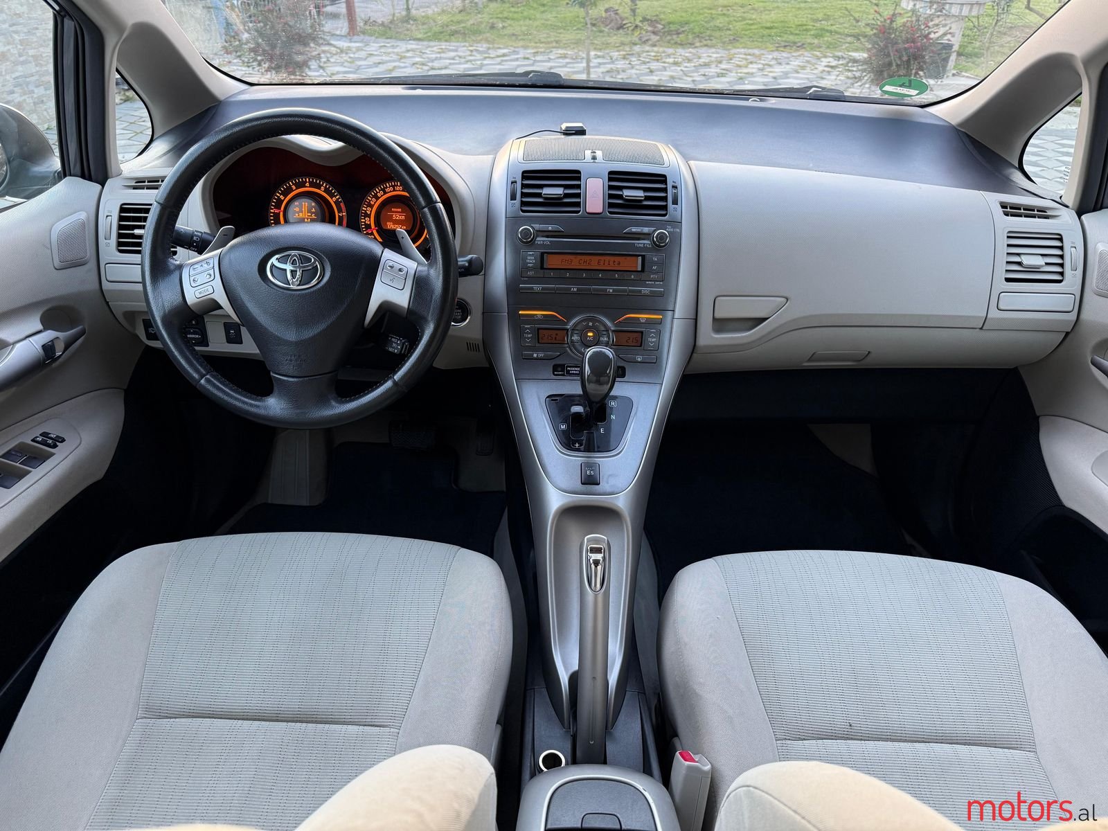 2007' Toyota Auris photo #5