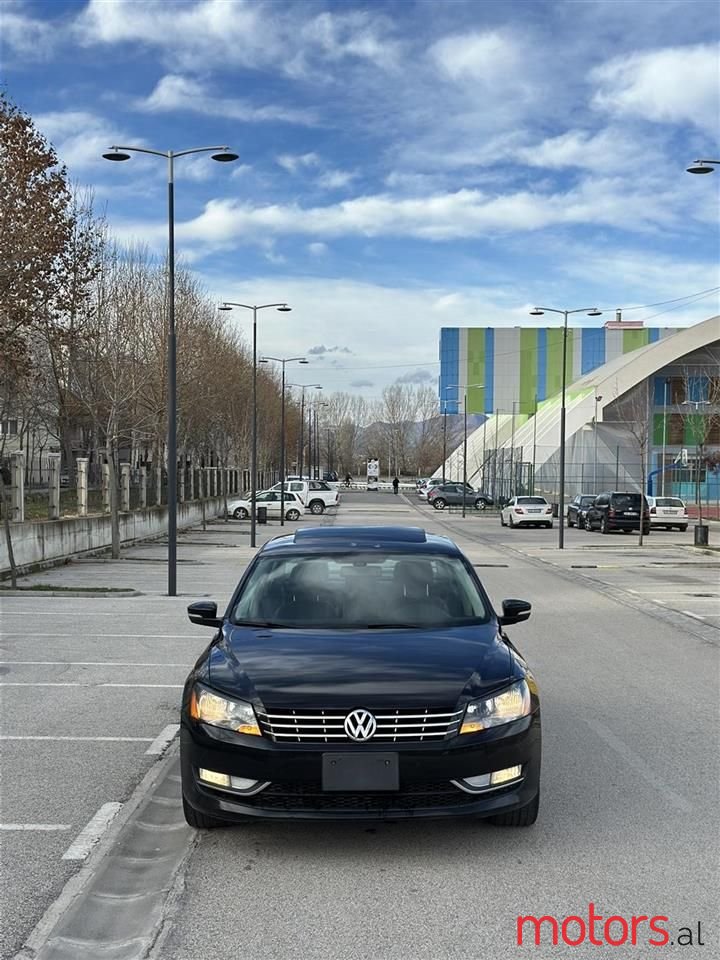 2013' Volkswagen Passat photo #2