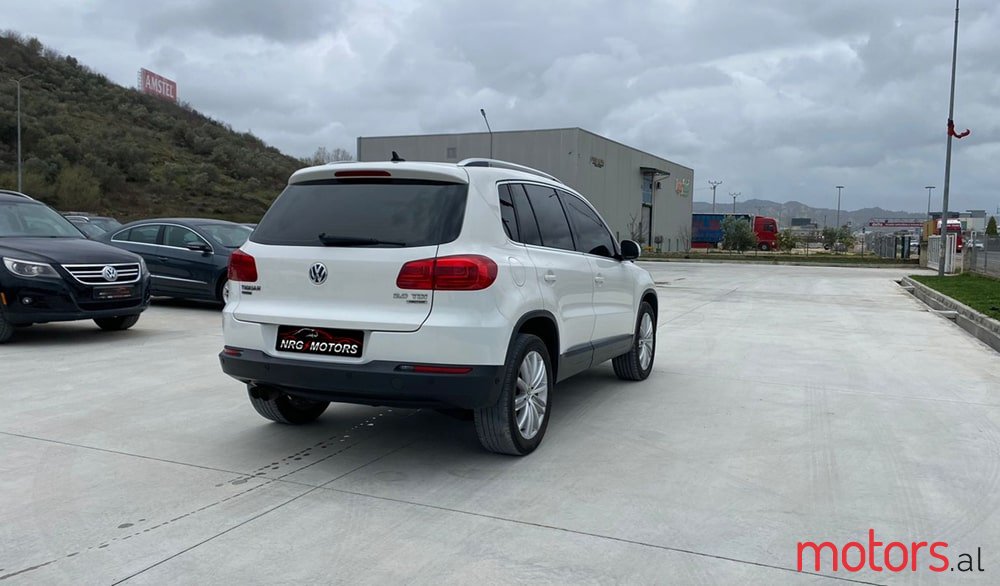 2014' Volkswagen Tiguan photo #3