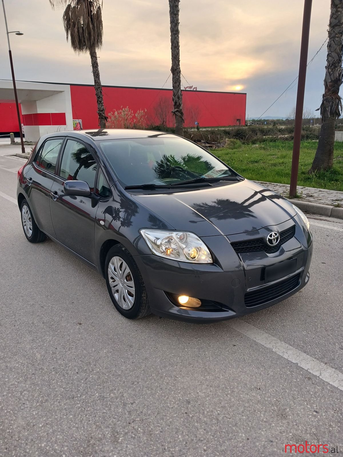 2008' Toyota Auris photo #1