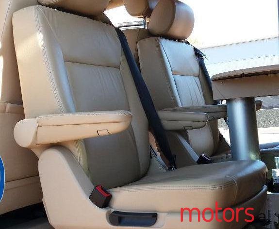 2005' Volkswagen T5 Multivan photo #4