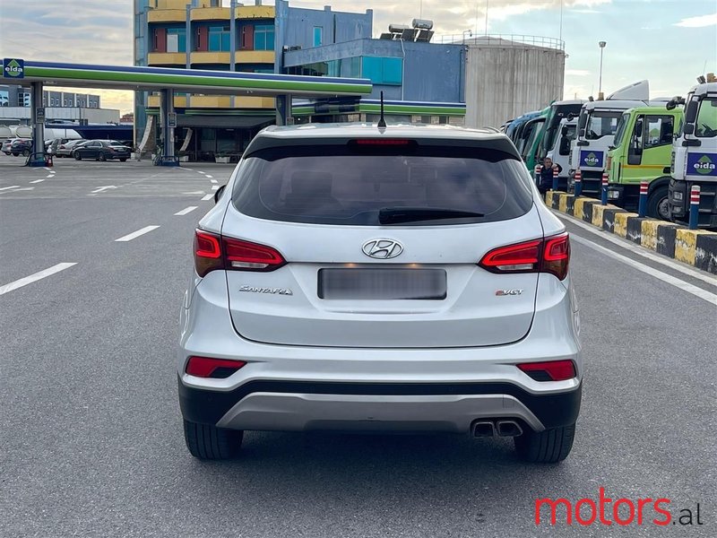 2016' Hyundai Santa Fe photo #6