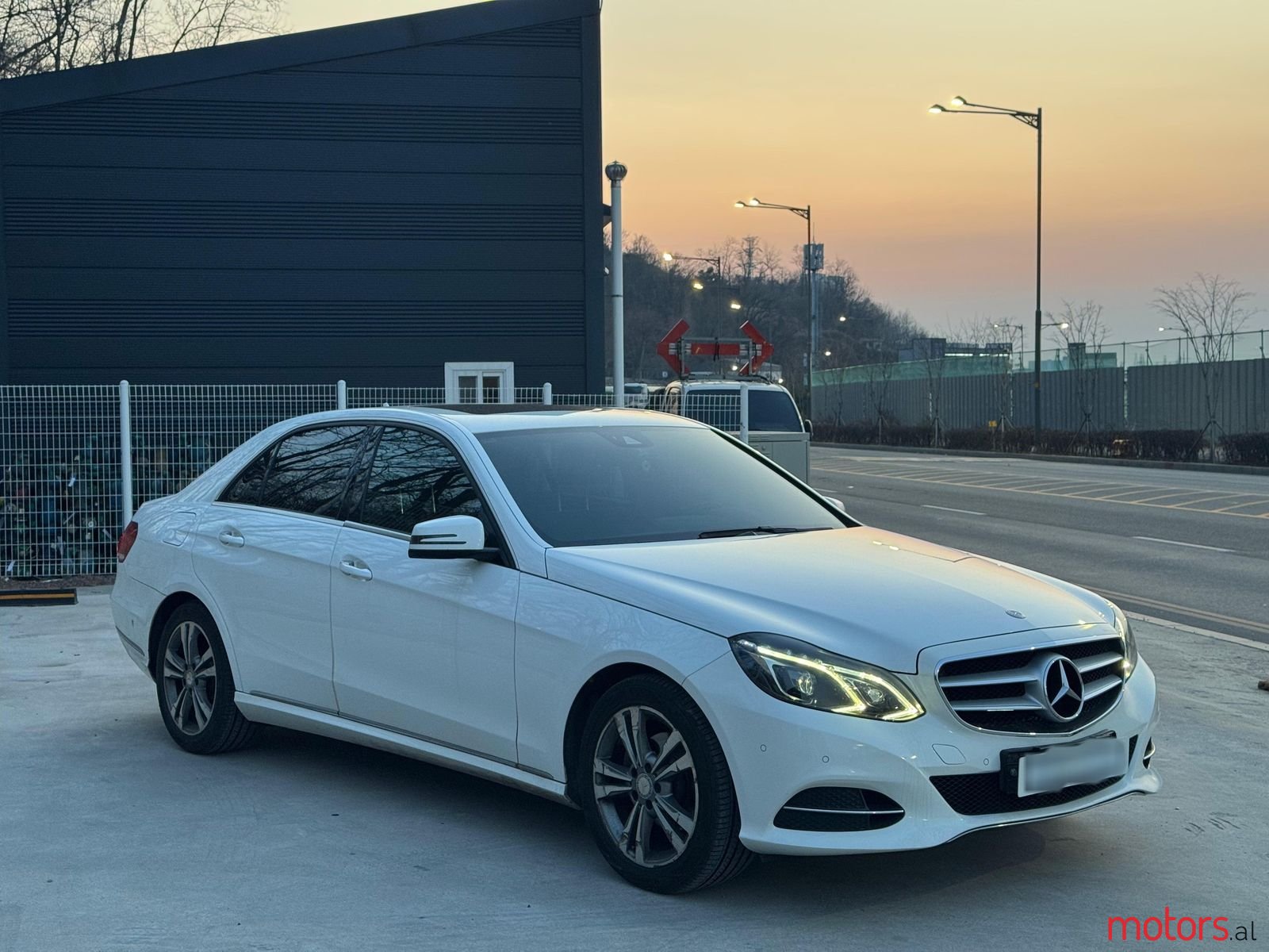 2014' Mercedes-Benz E 220 photo #5
