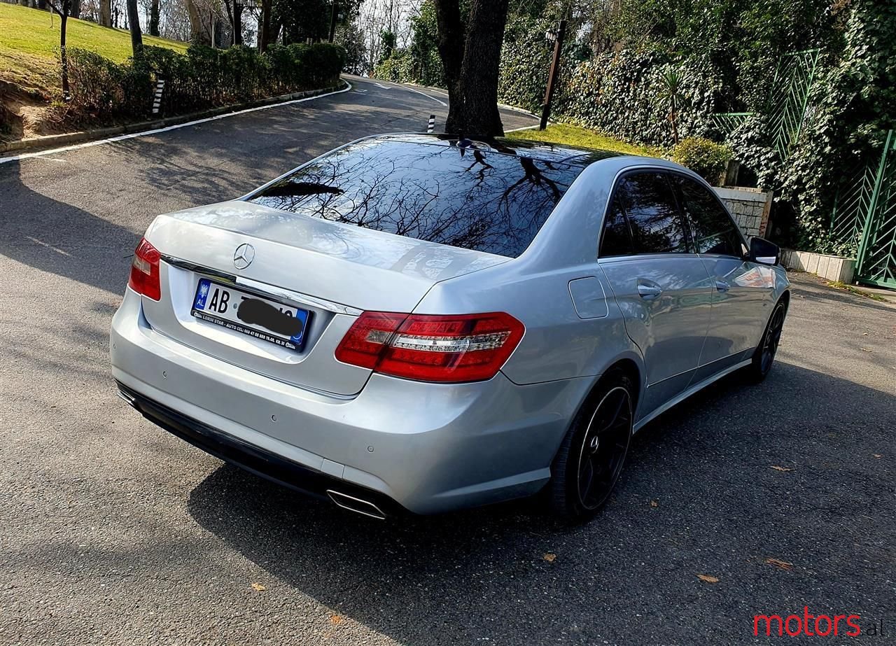 2010' Mercedes-Benz E 220 photo #4