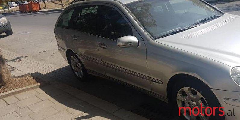 2005' Mercedes-Benz C 220 photo #1
