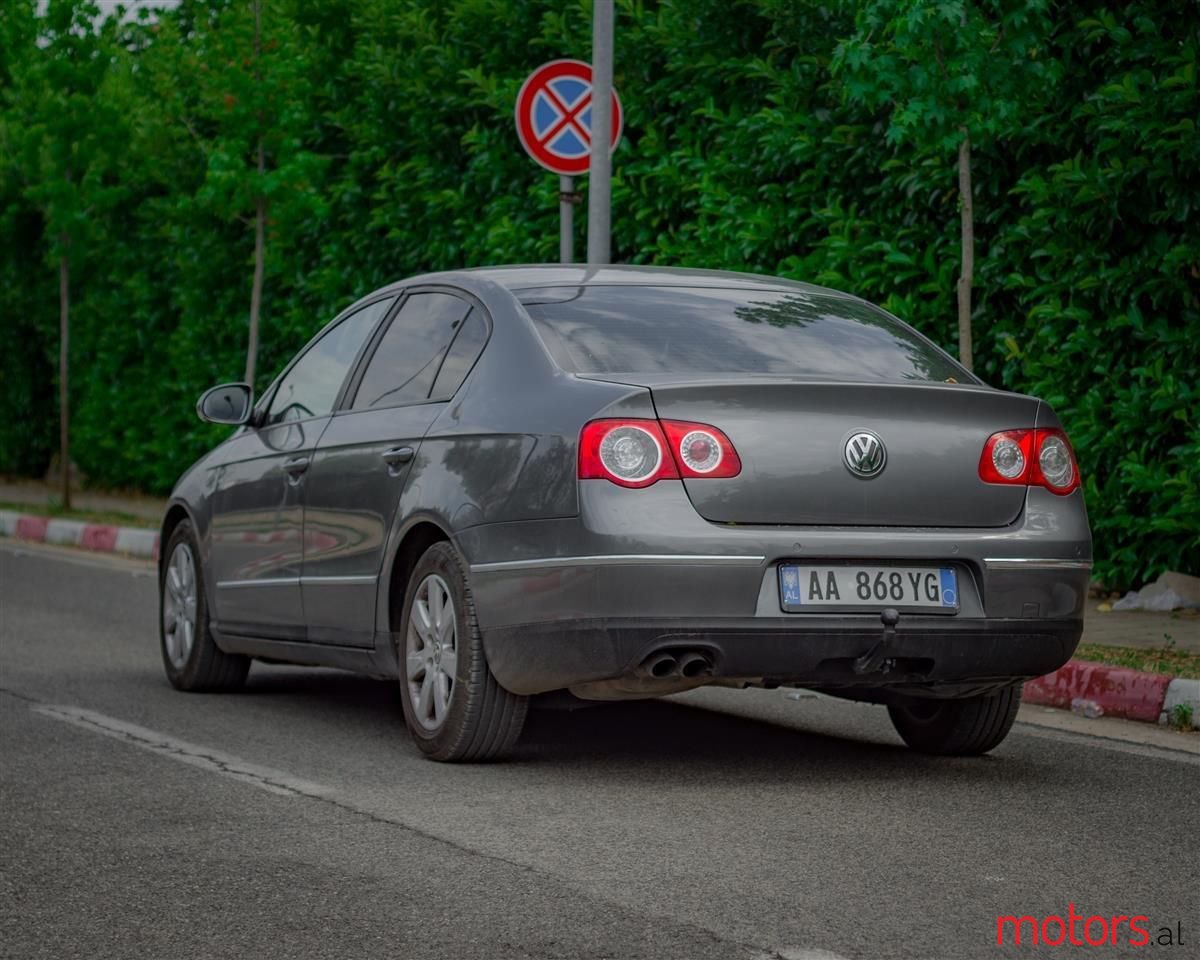 2008' Volkswagen Passat photo #2