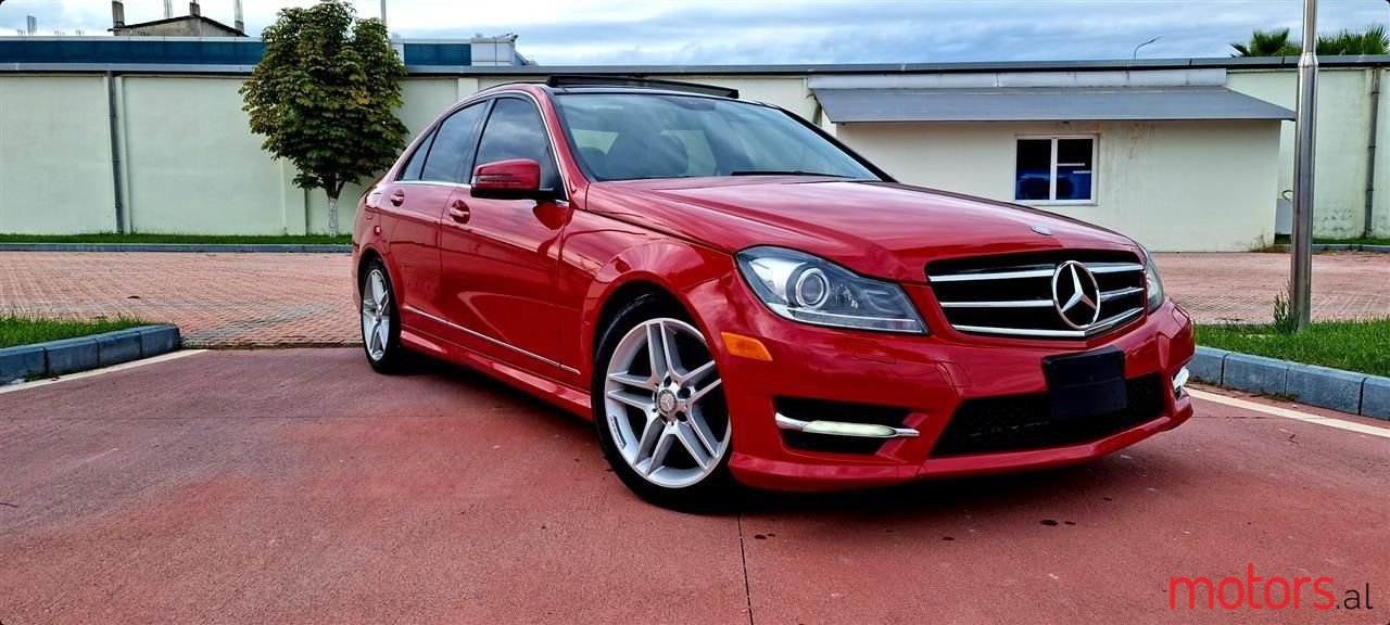 2012' Mercedes-Benz C 300 photo #2