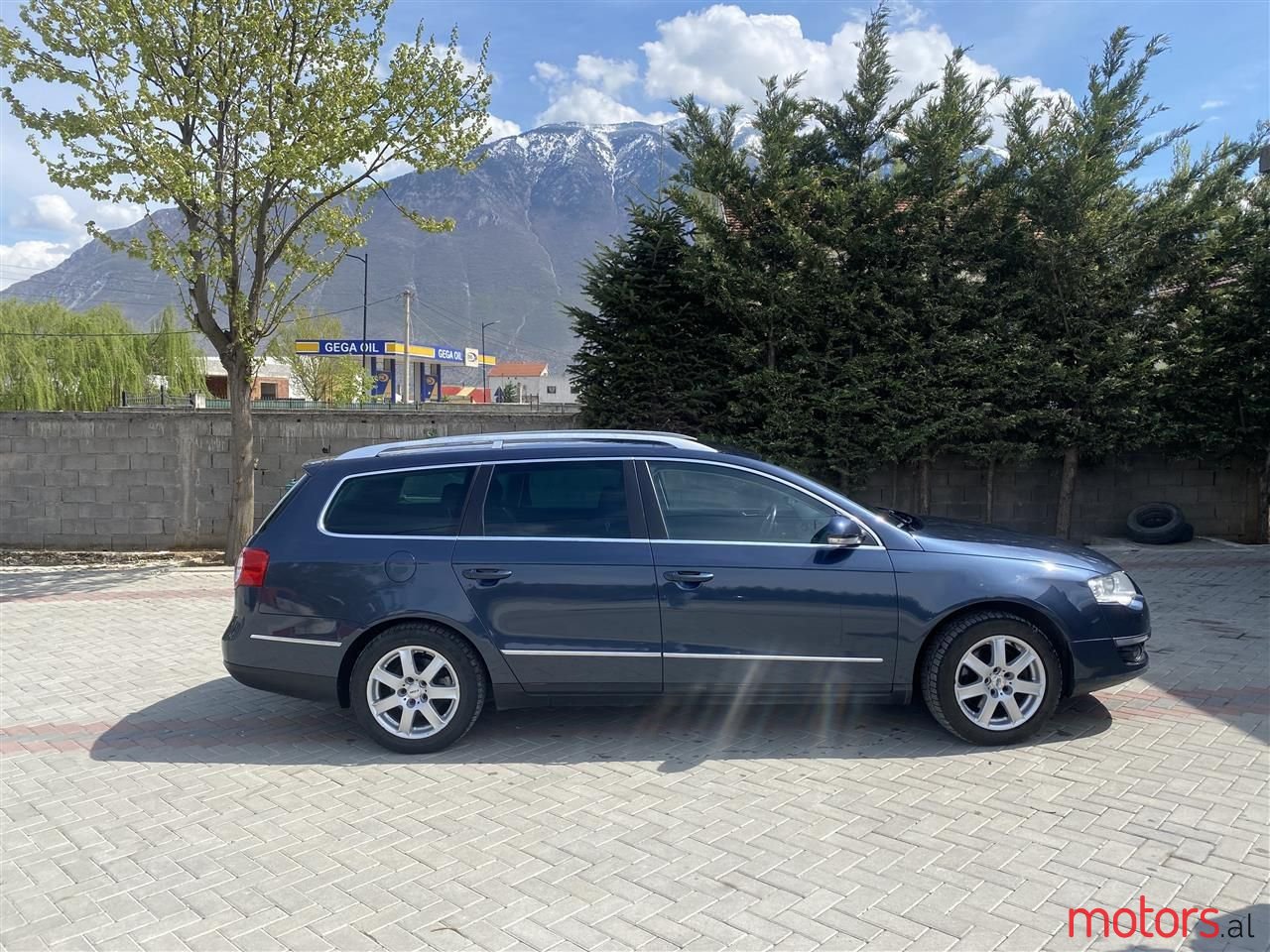 2007' Volkswagen Passat photo #2