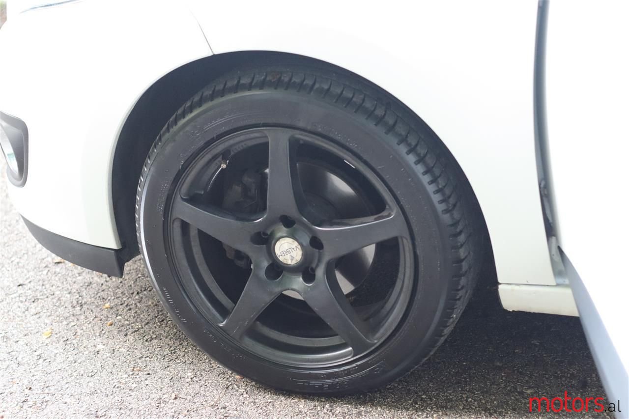 2012' Renault Megane photo #6