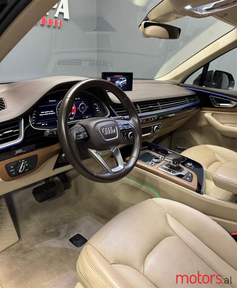 2016' Audi Q7 photo #6
