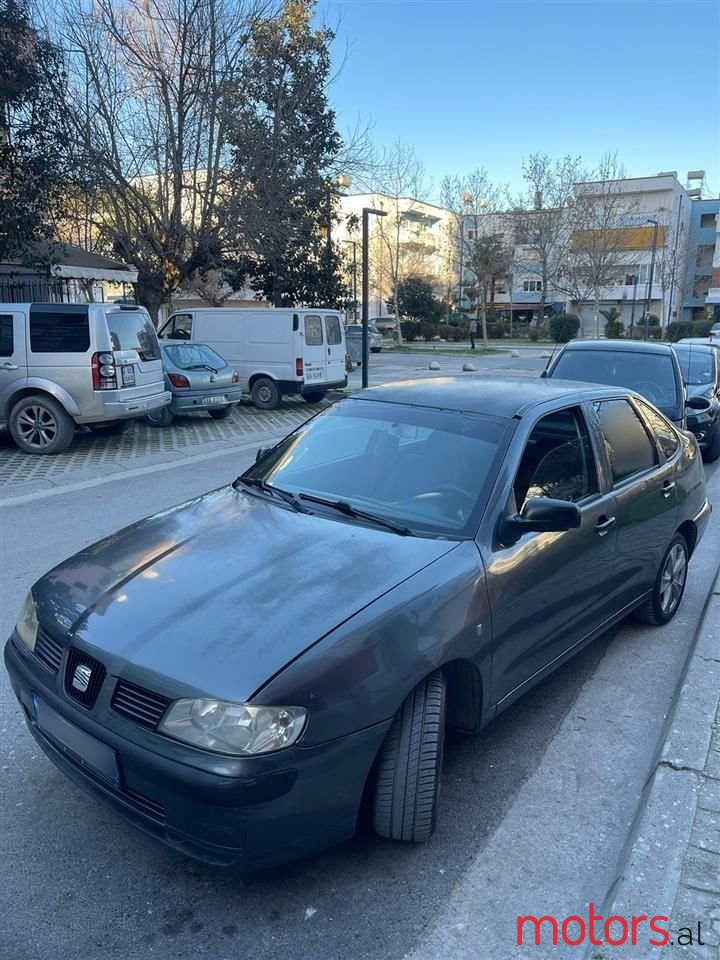 2002' SEAT Cordoba photo #2