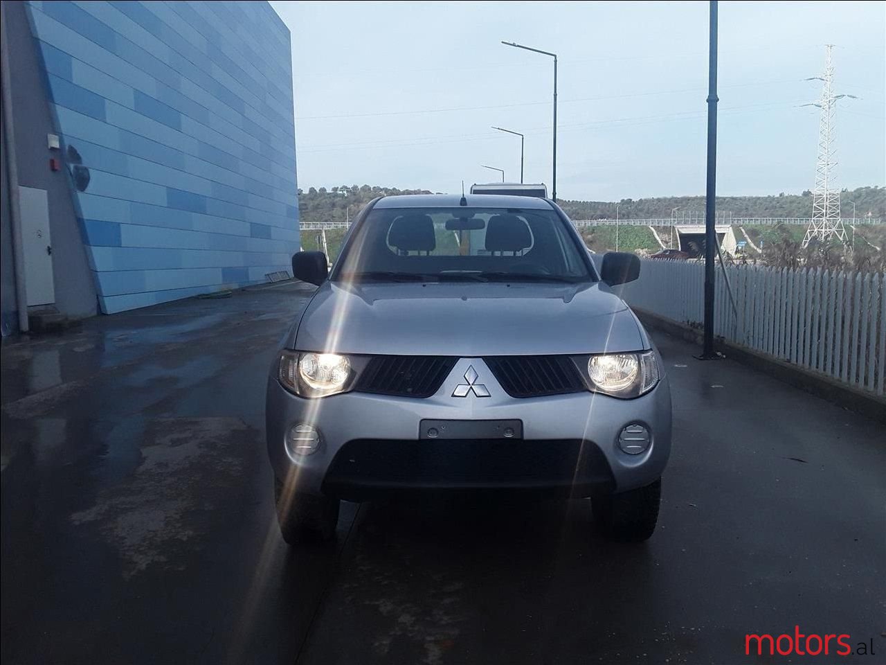 2010' Mitsubishi L200 photo #1