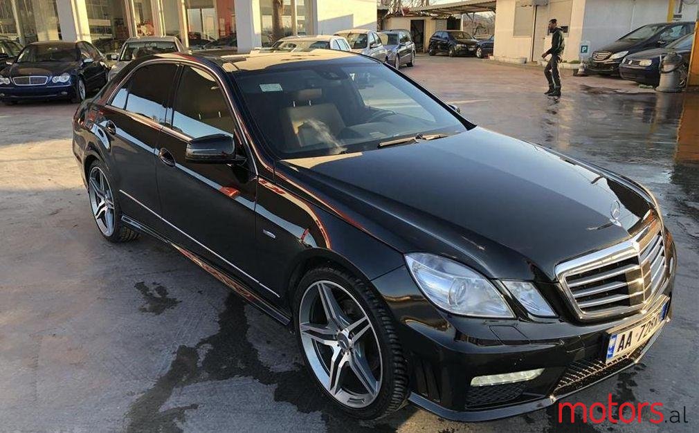 2010' Mercedes-Benz E 350 photo #2