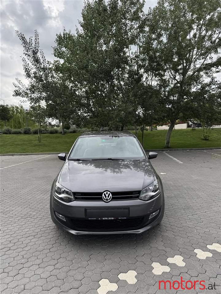 2010' Volkswagen Polo photo #1