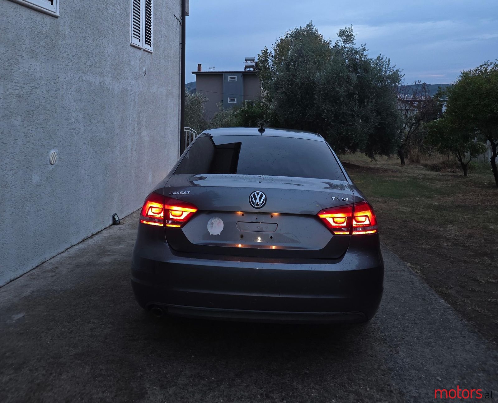 2013' Volkswagen Passat photo #1