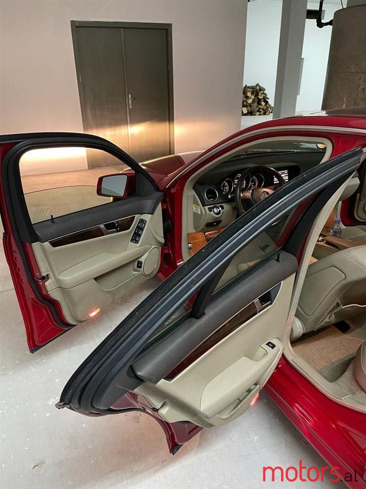 2013' Mercedes-Benz C 250 photo #4