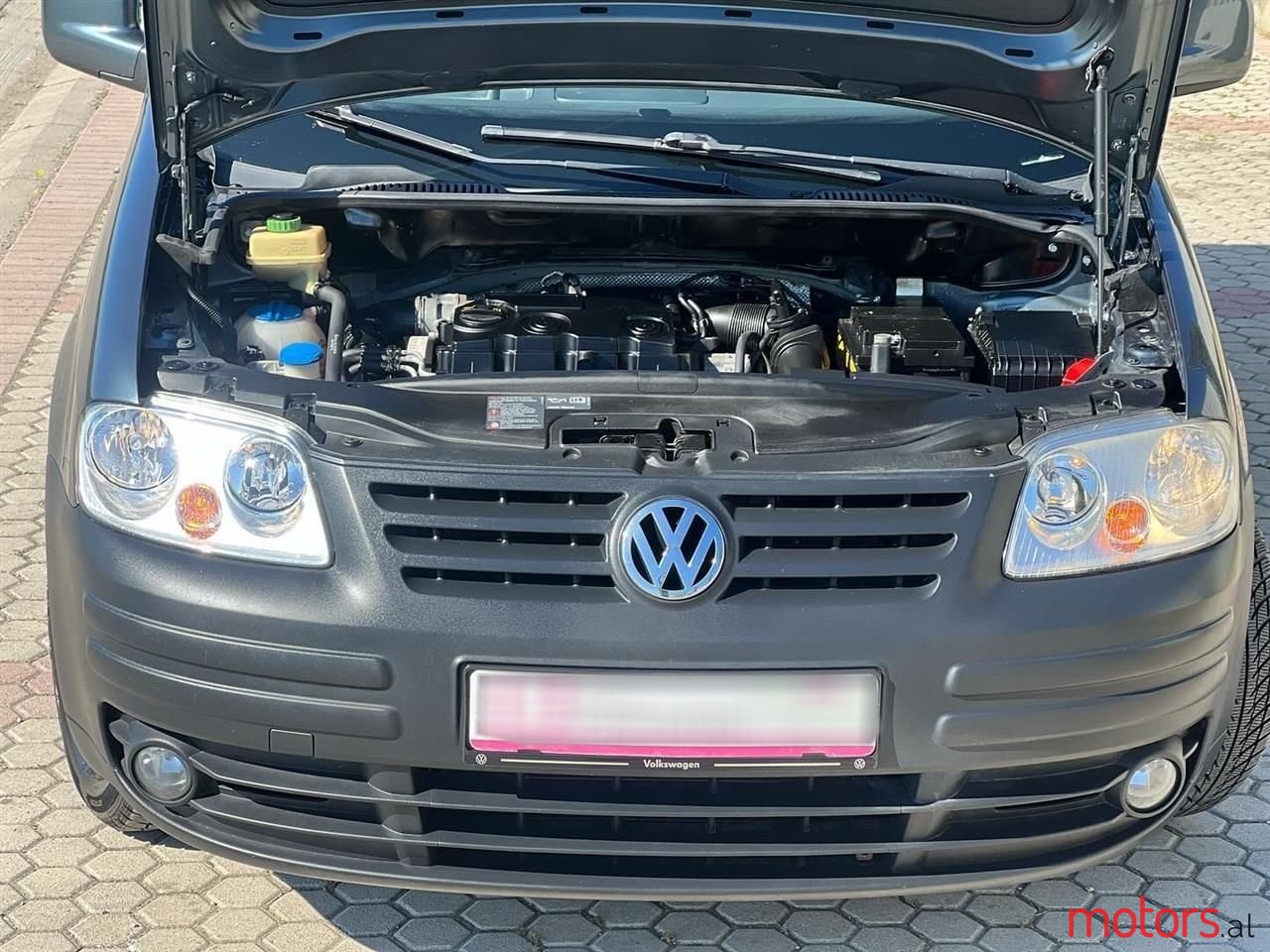 2008' Volkswagen Caddy photo #2