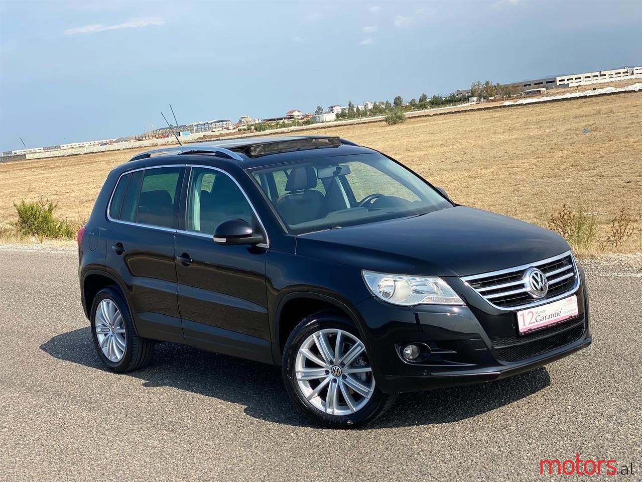 2009' Volkswagen Tiguan photo #2