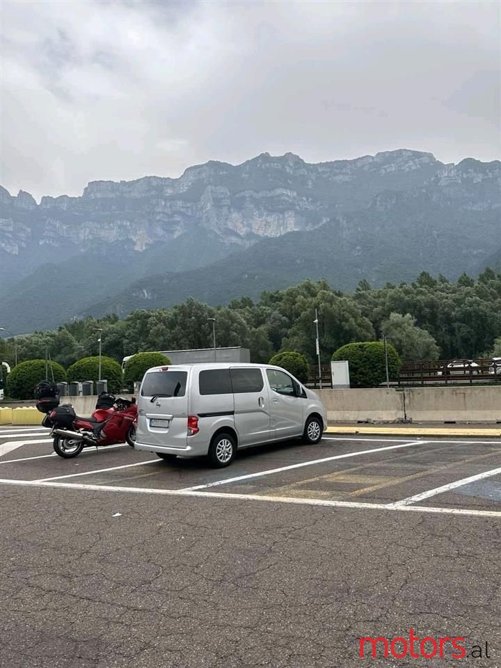 2013' Nissan NV200 photo #1