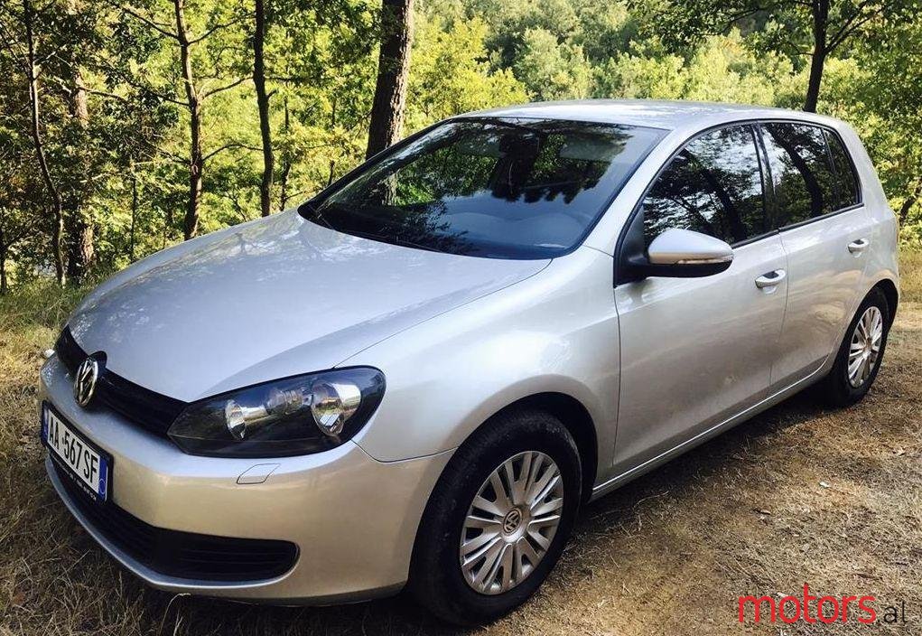 2010' Volkswagen Golf photo #1