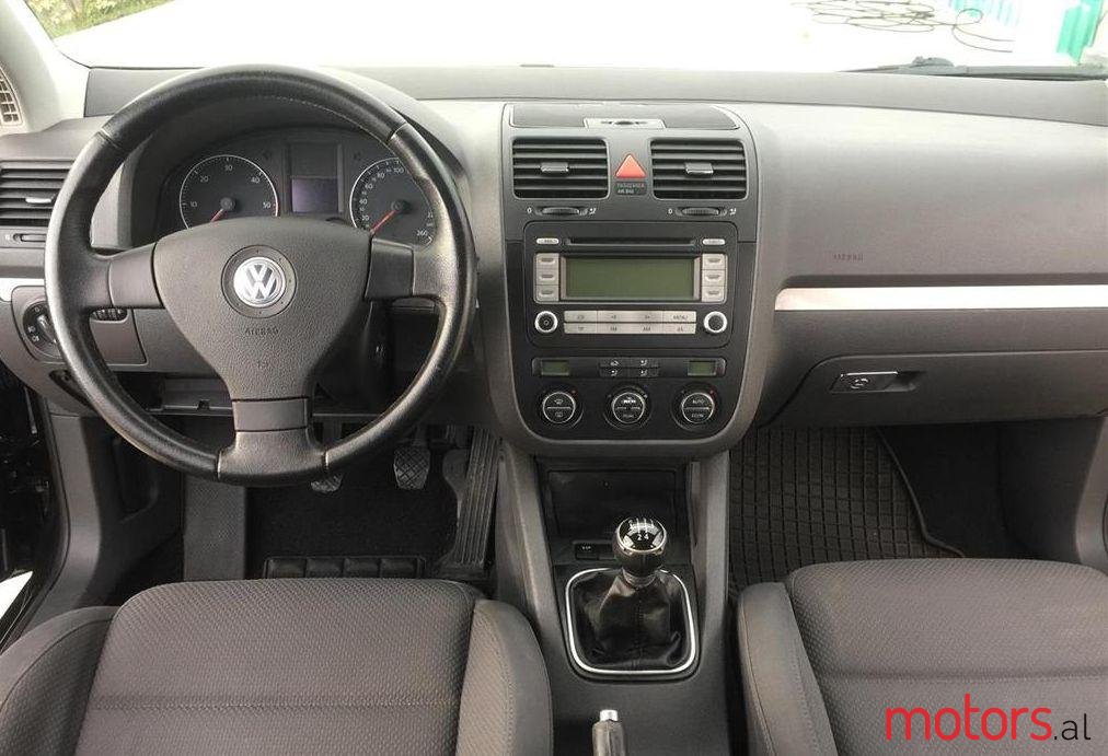 2006' Volkswagen Golf photo #1