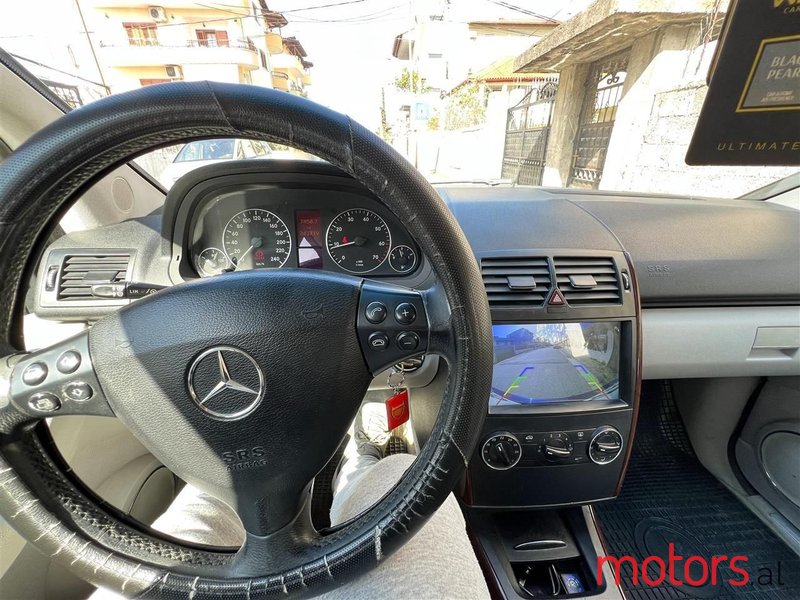 2005' Mercedes-Benz A 170 photo #6
