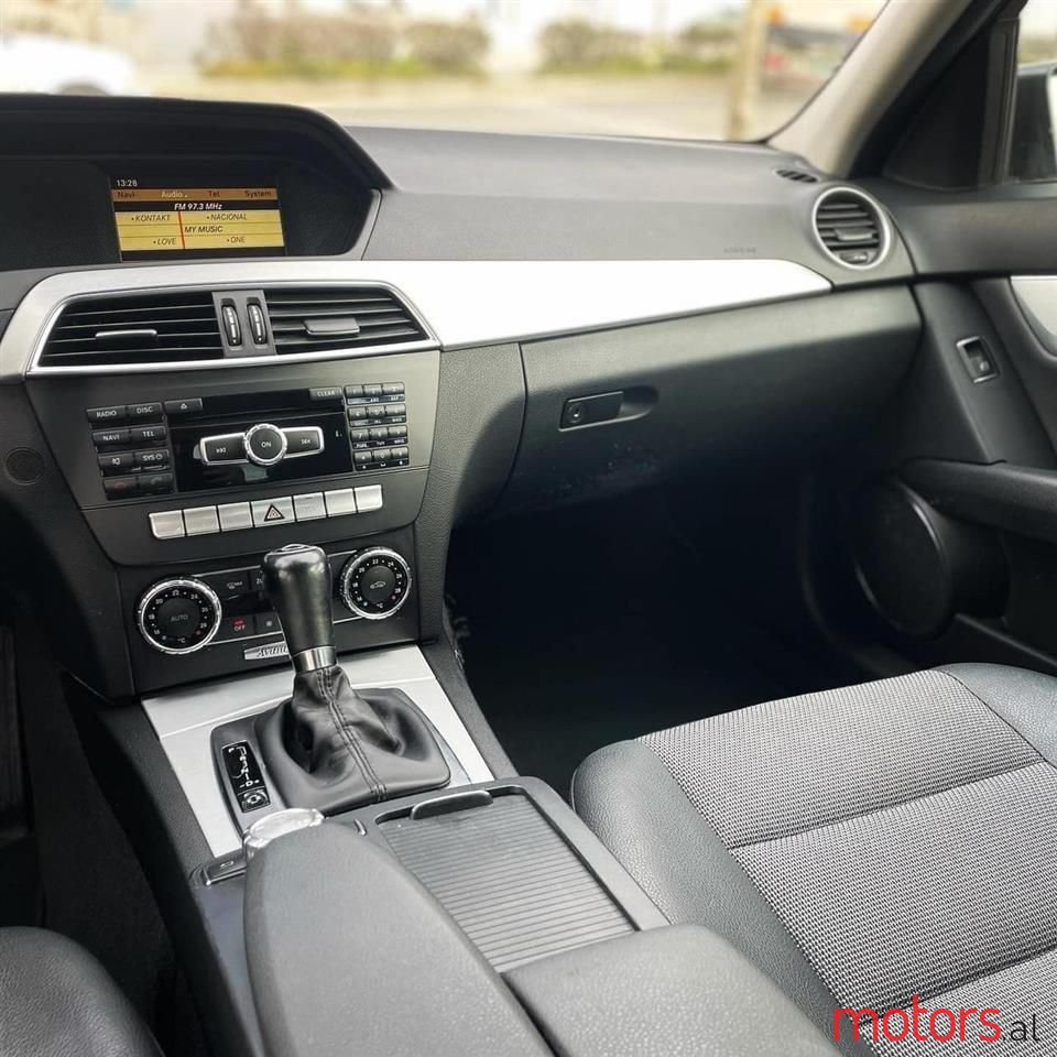 2013' Mercedes-Benz C 200 photo #3