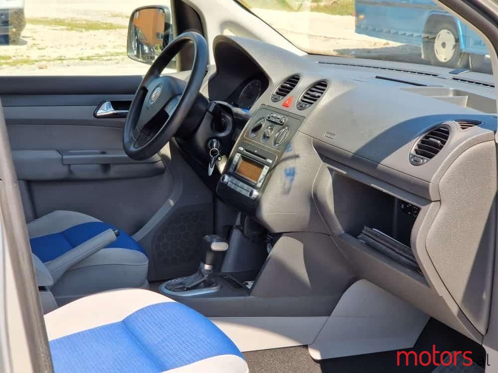 2009' Volkswagen Caddy photo #3