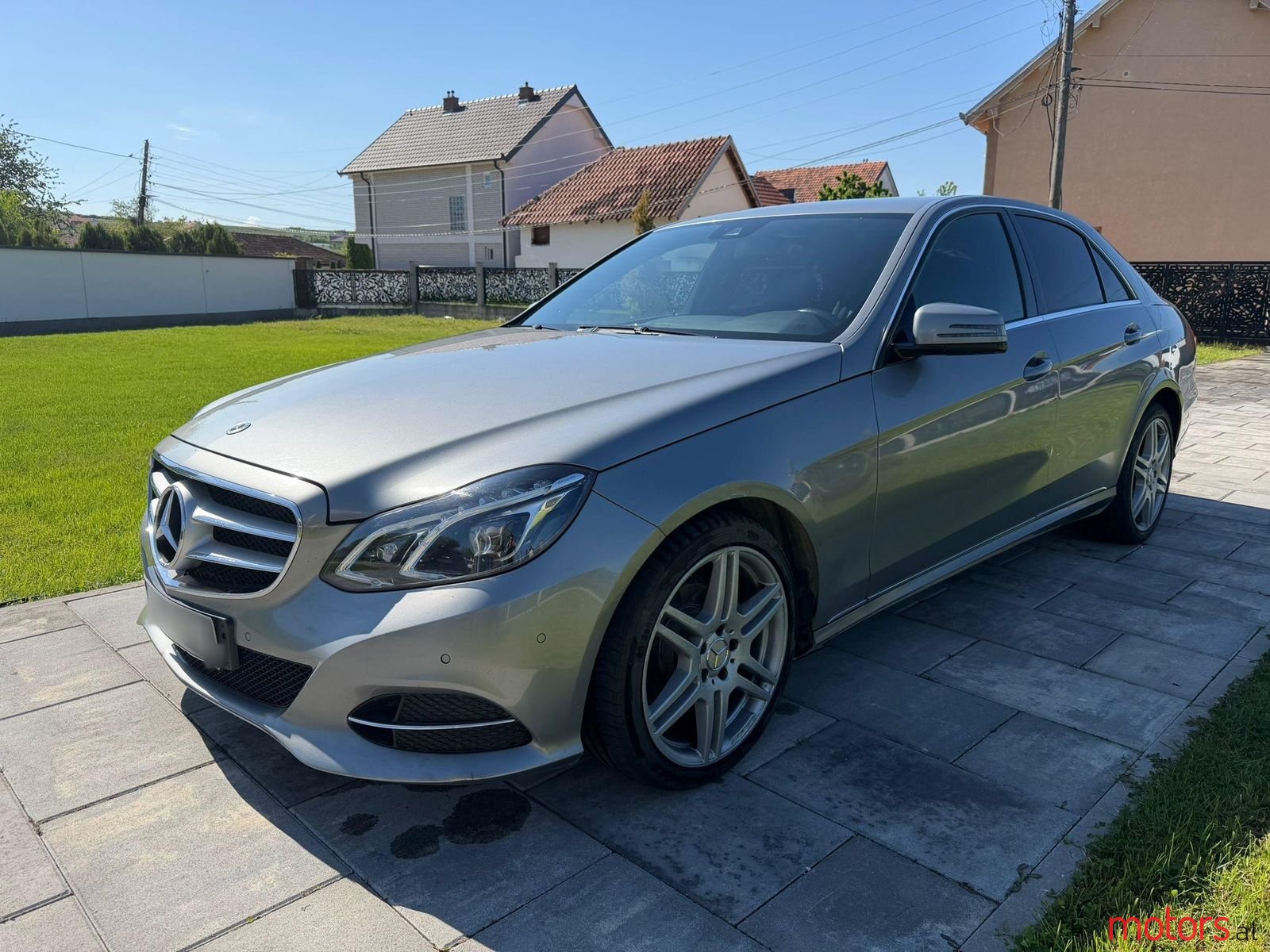 2013' Mercedes-Benz E 220 photo #2