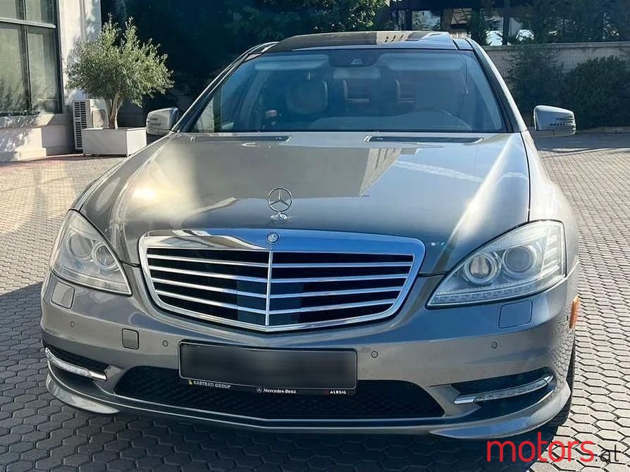 2012' Mercedes-Benz S 550 photo #3