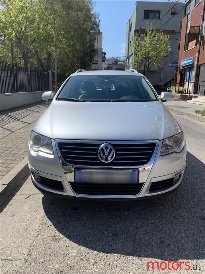 2010' Volkswagen Passat photo #1