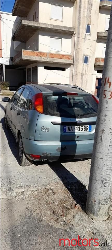 2002' Ford Focus photo #2