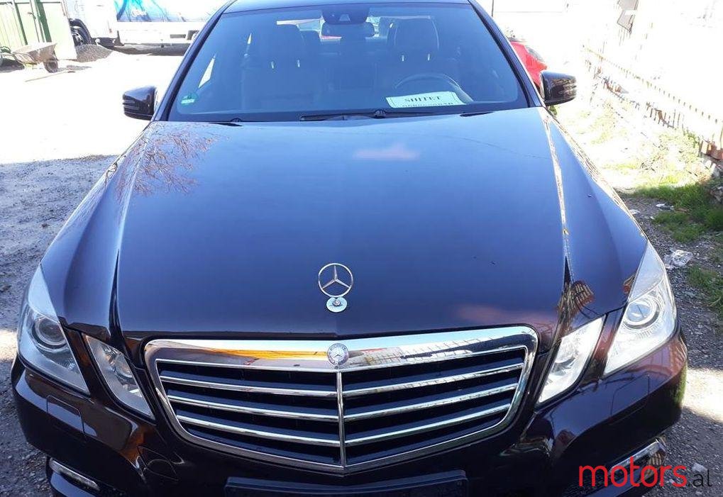 2009' Mercedes-Benz E 350 photo #1