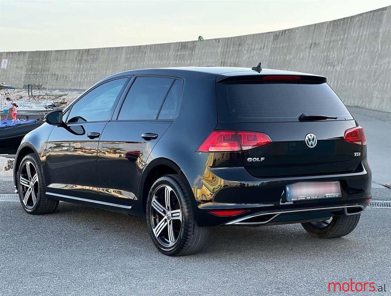 2015' Volkswagen Golf photo #6