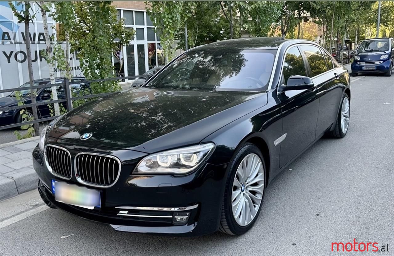 2015' BMW 730 photo #1