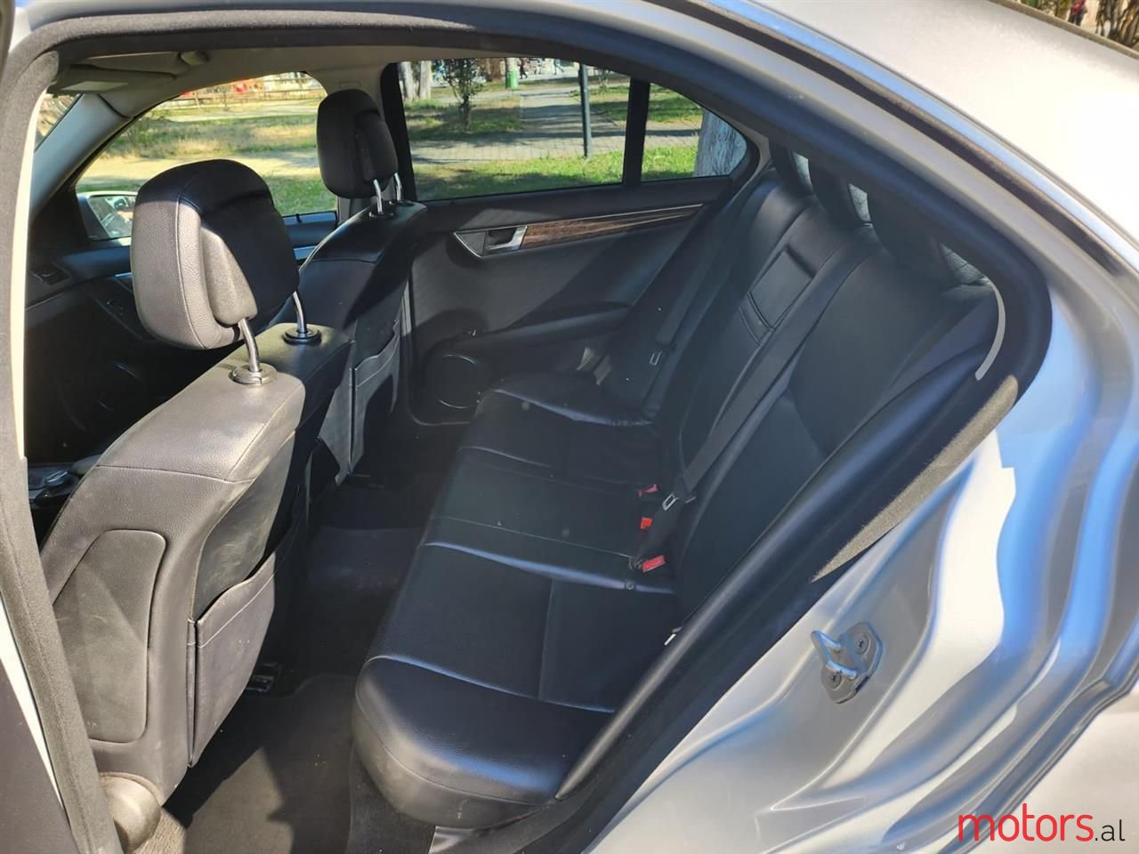 2011' Mercedes-Benz C 220 photo #5