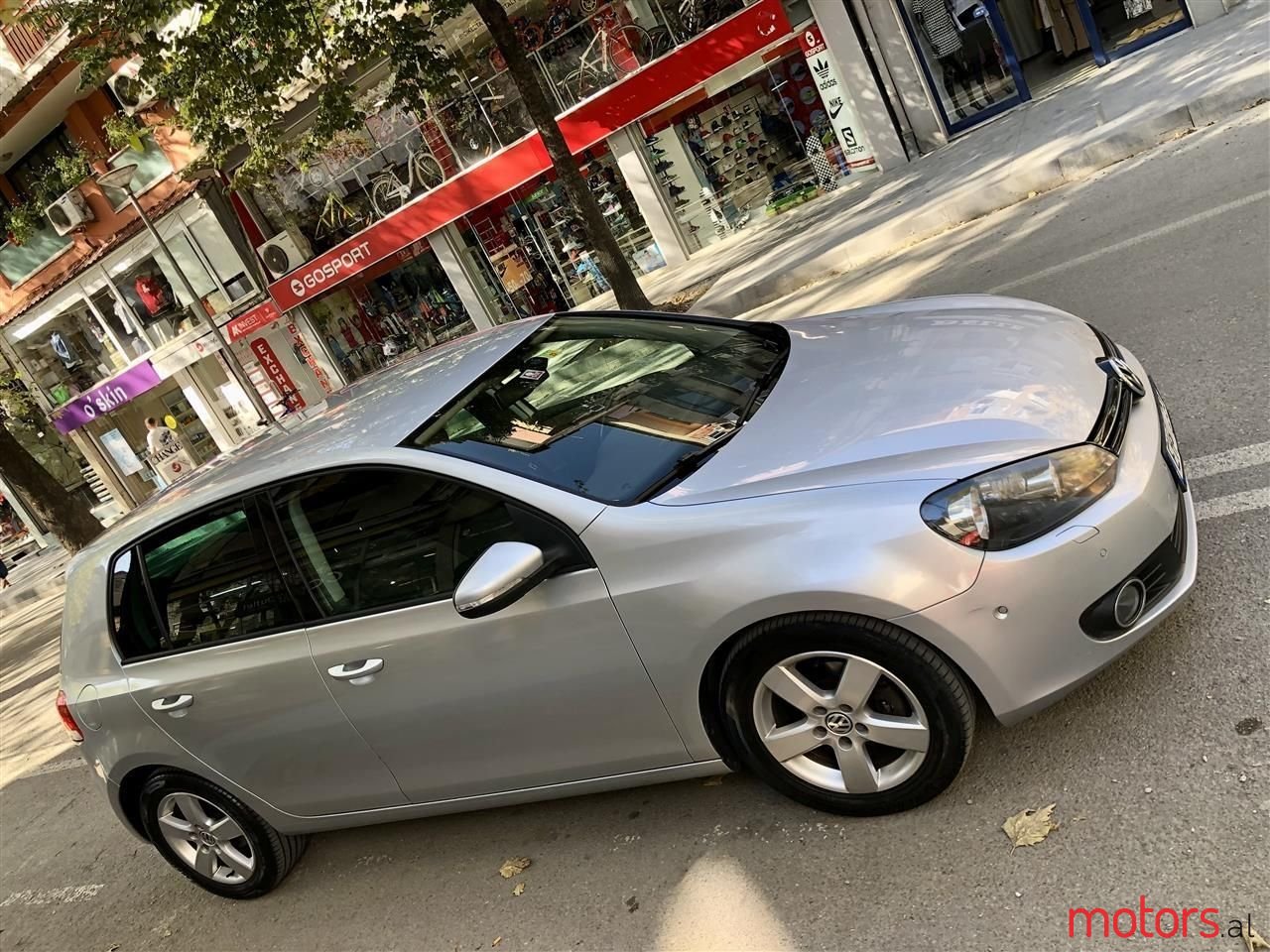 2011' Volkswagen Golf photo #6