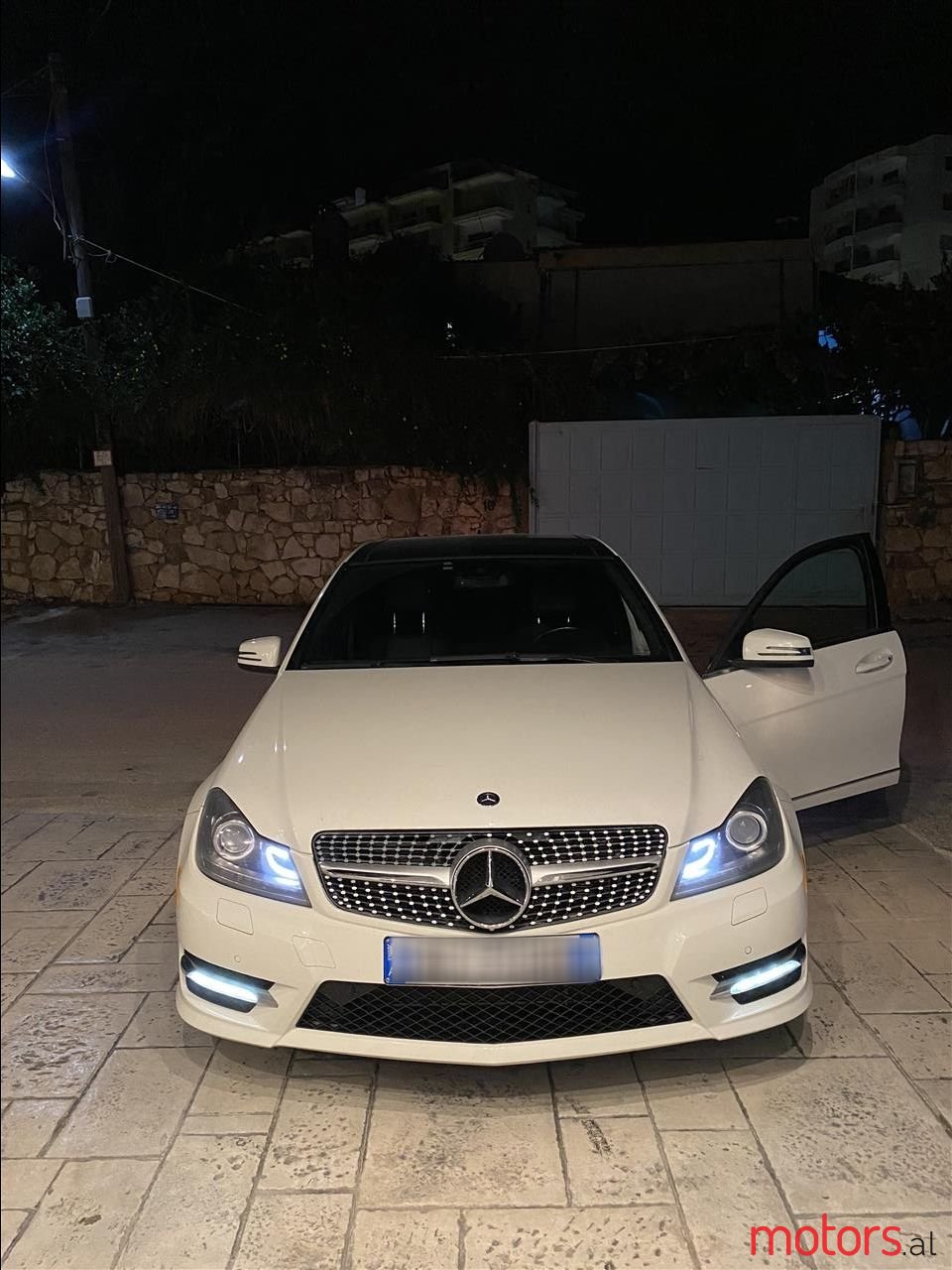 2012' Mercedes-Benz C 300 photo #2