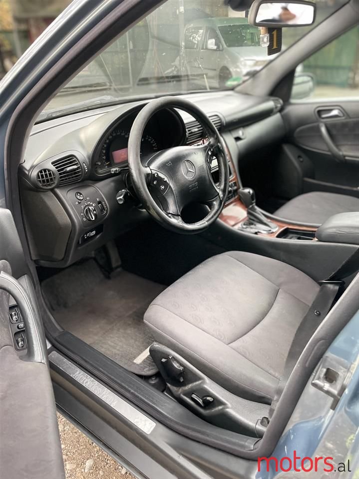 2005' Mercedes-Benz C 220 photo #6