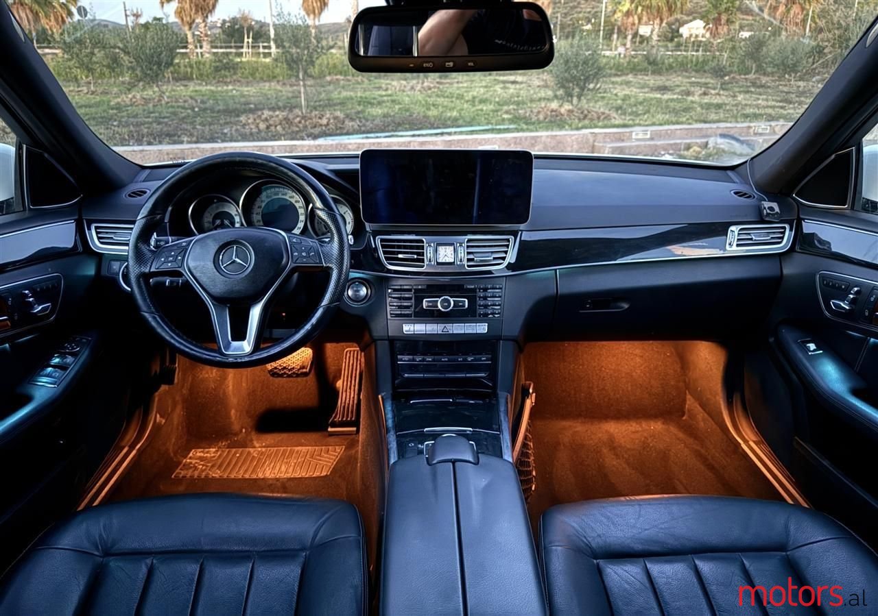 2014' Mercedes-Benz E 220 photo #2