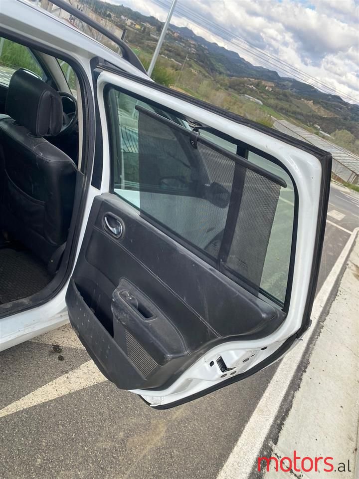 2004' Renault Megane photo #4